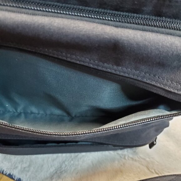 Victorinox Gray Swiss Army Men Crossbody Bag Fabric Office School Shoulder Strap - Picture 4 of 14